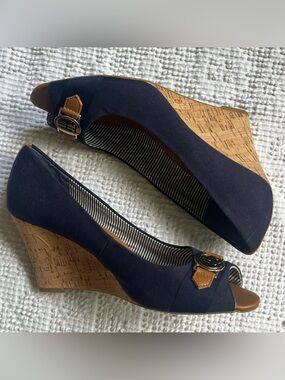 TOMMY HILFIGER- Navy Peep-toe Wedges Size 10